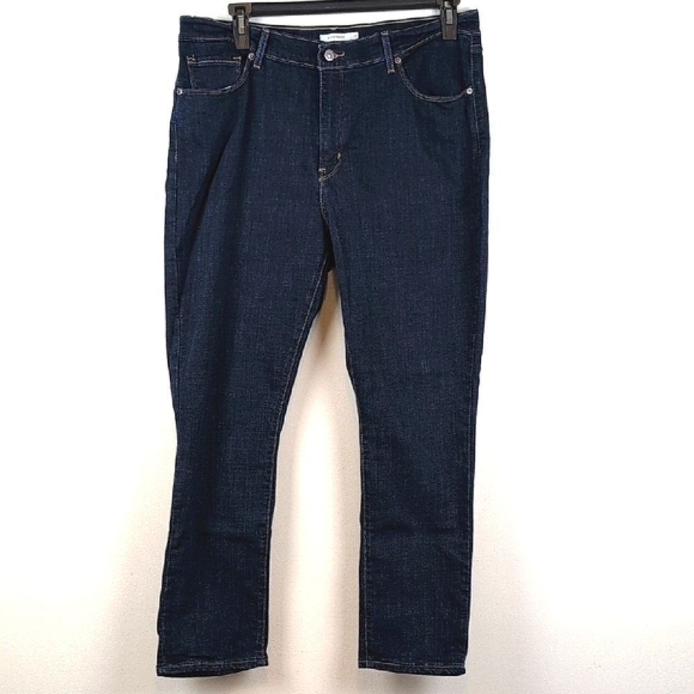 Levi's Women's Classic Straight Dark Wash Blue Jeans Size 18 (34W 30L)